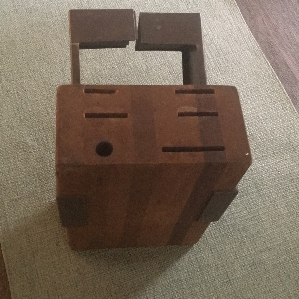 Space Saver/ UnderCounter Knife Block by Carver Aid